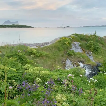 Bedehuset Basecamp Senja * Skaland