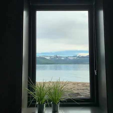 Bedehuset Basecamp Senja Camping Skaland