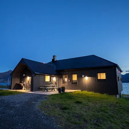 Bedehuset Basecamp Senja * Skaland