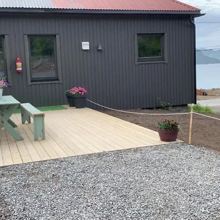 Campingplads Bedehuset Basecamp Senja