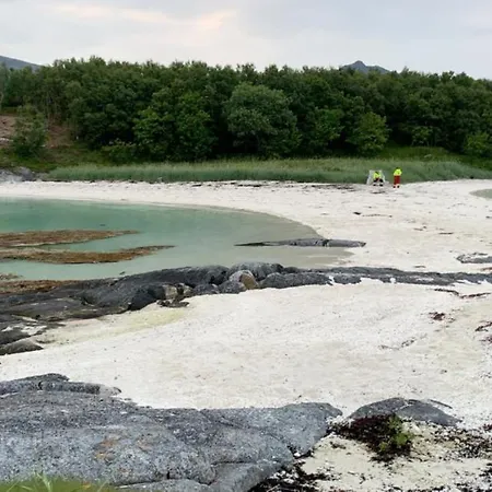 Campingplads Bedehuset Basecamp Senja Skaland